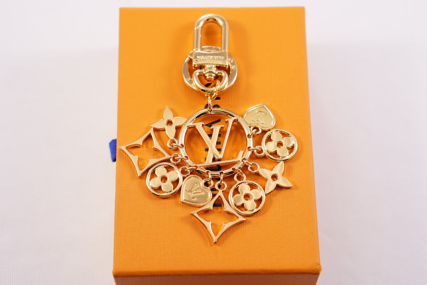 最高級ルイヴィトンスーパーコピー ルイヴィトンキーホルダーコピー キーホルダー・LV サークル トゥインクリング M01359 ゴールド - 画像 (7)