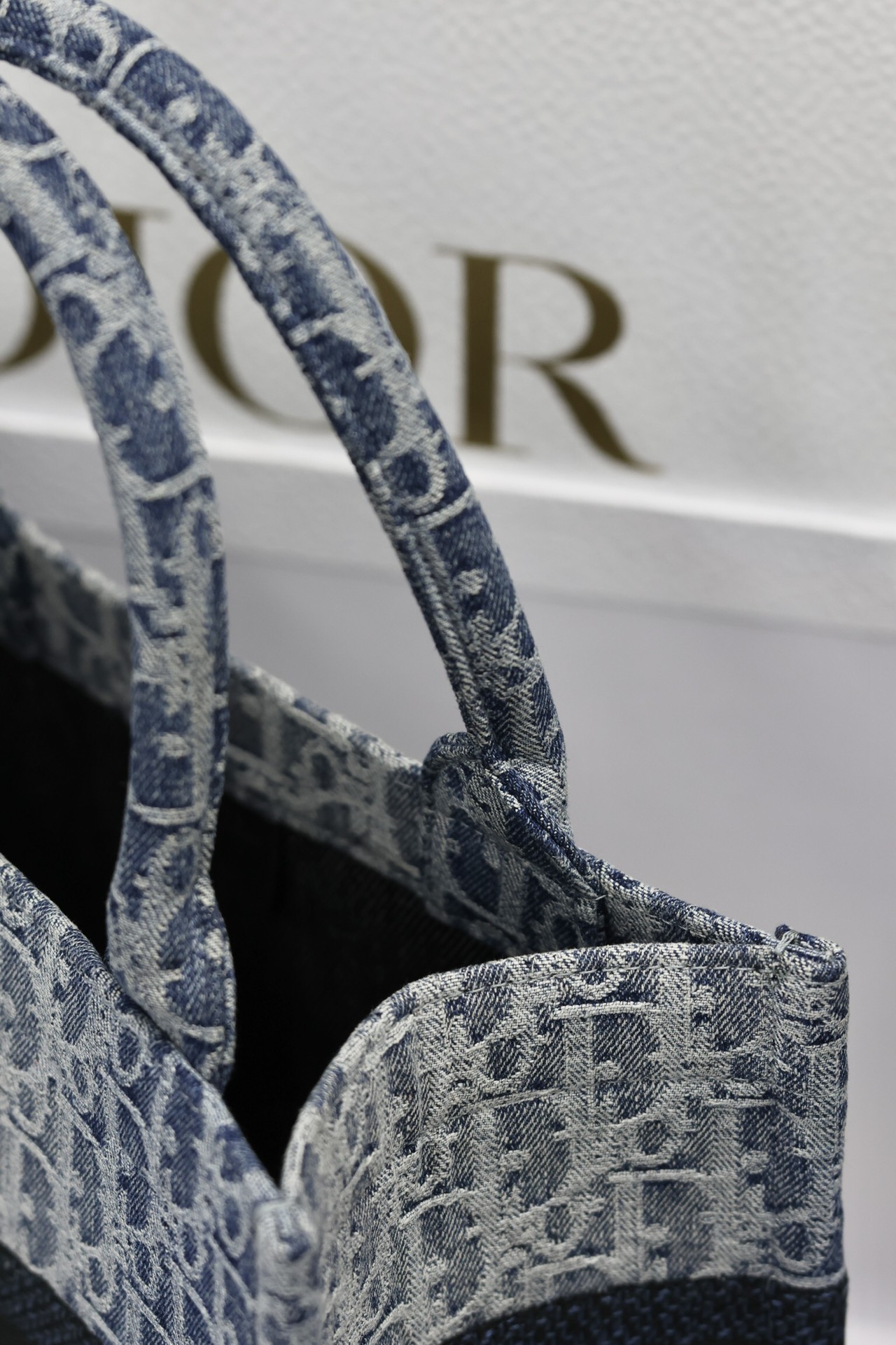 最高級ディオールスーパーコピー ディオールバッグコピー Dior Book Tote バッグ スモール M1288ZEGC_M49E ネイビー - 画像 (9)