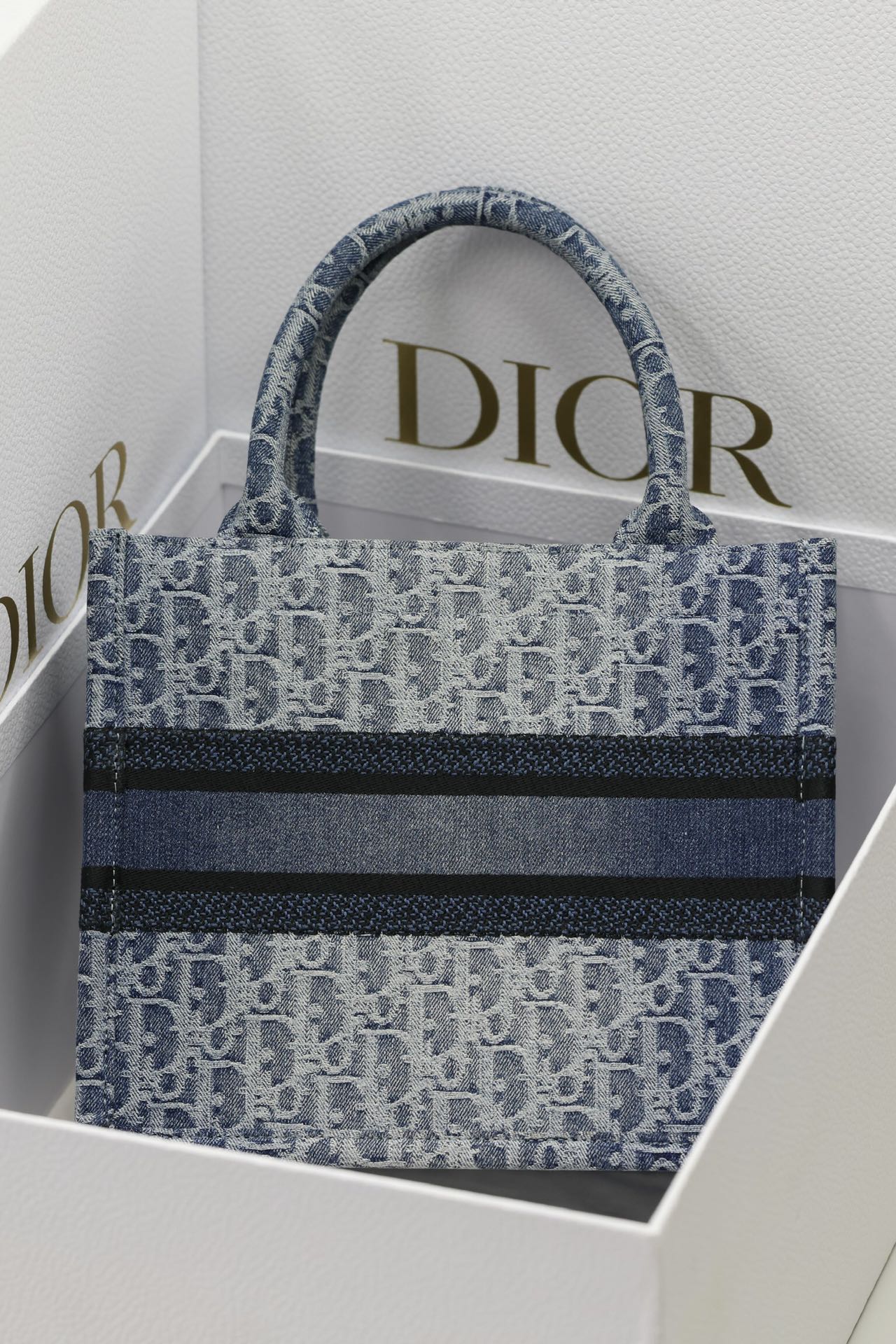 最高級ディオールスーパーコピー ディオールバッグコピー Dior Book Tote バッグ スモール M1288ZEGC_M49E ネイビー - 画像 (8)