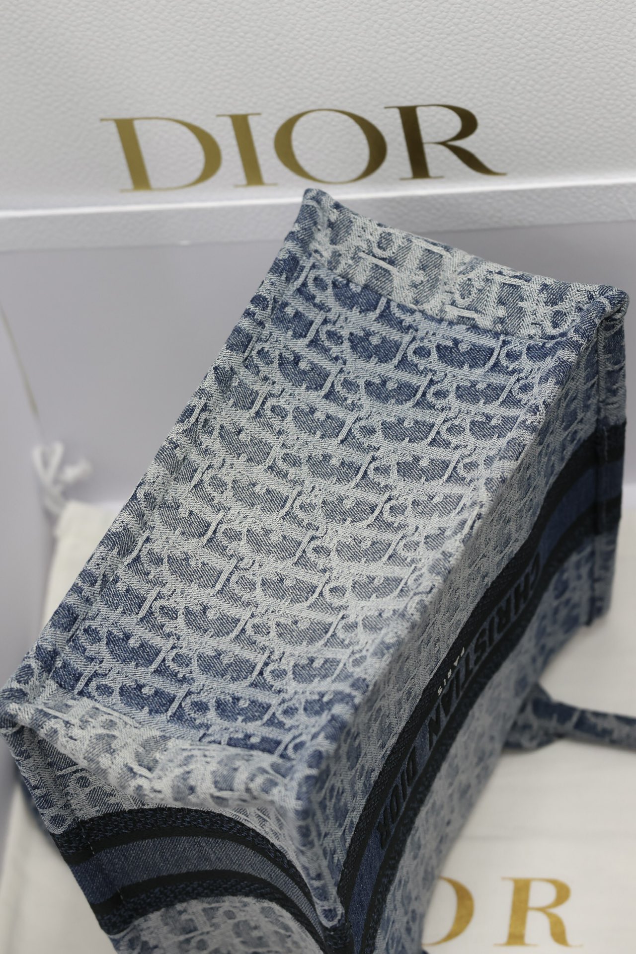 最高級ディオールスーパーコピー ディオールバッグコピー Dior Book Tote バッグ スモール M1288ZEGC_M49E ネイビー - 画像 (7)