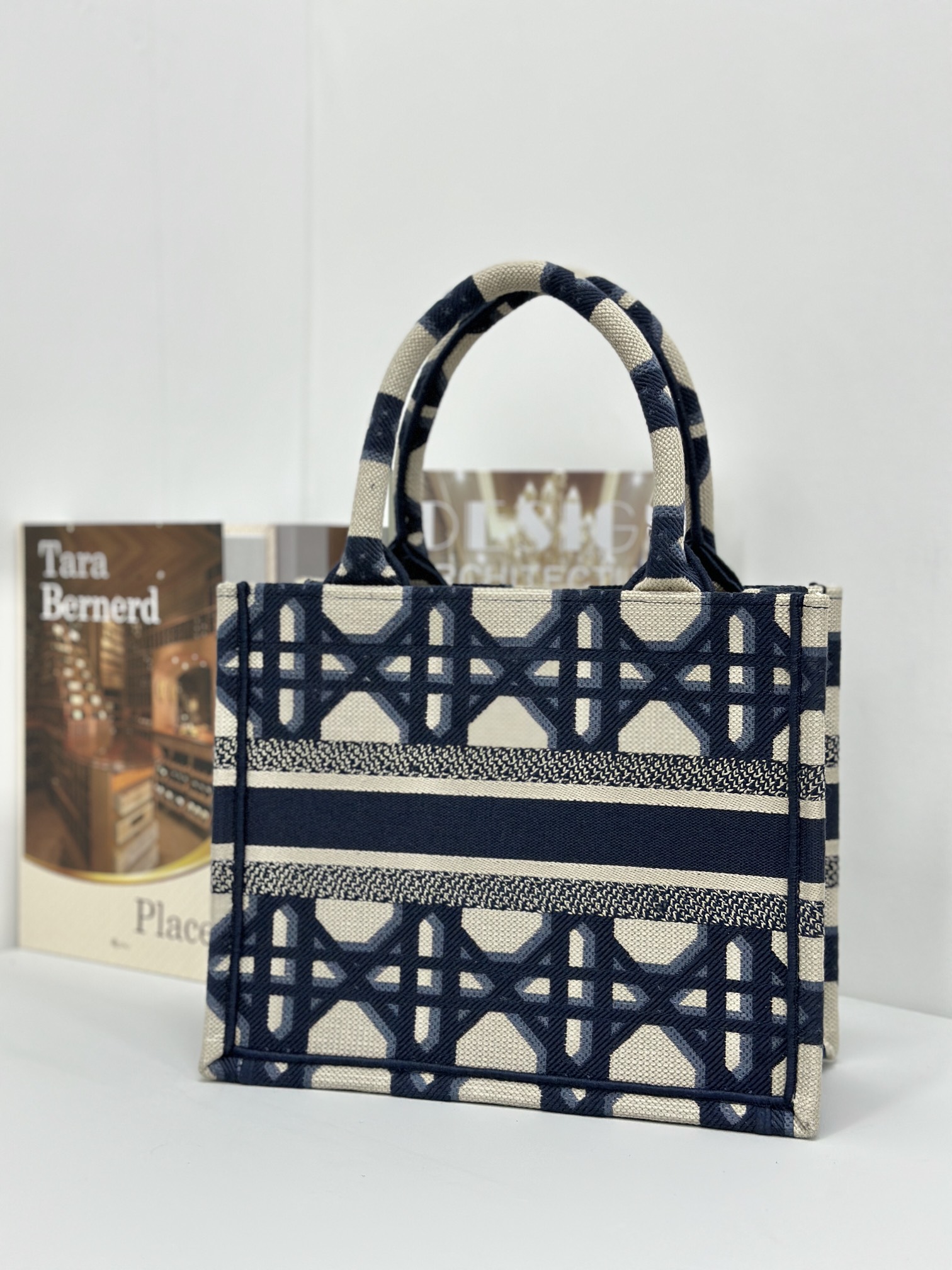 最高級ディオールスーパーコピー ディオールバッグコピー Dior Book Tote バッグ ミニ M1288ZEGC_M828 ネイビー - 画像 (8)