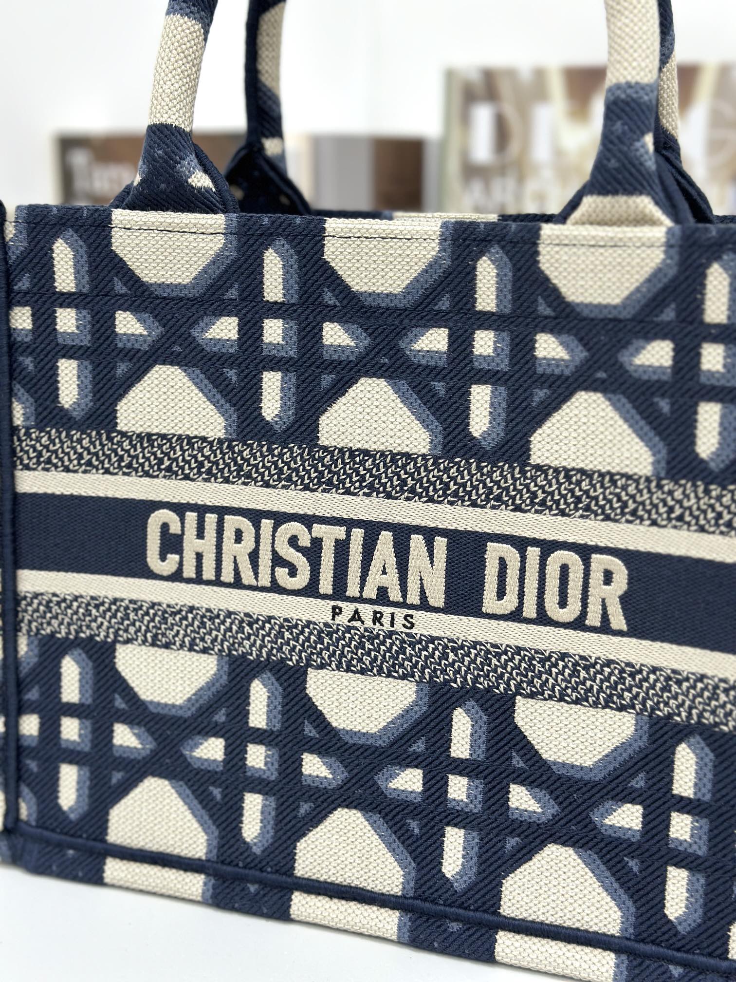 最高級ディオールスーパーコピー ディオールバッグコピー Dior Book Tote バッグ ミニ M1288ZEGC_M828 ネイビー - 画像 (7)