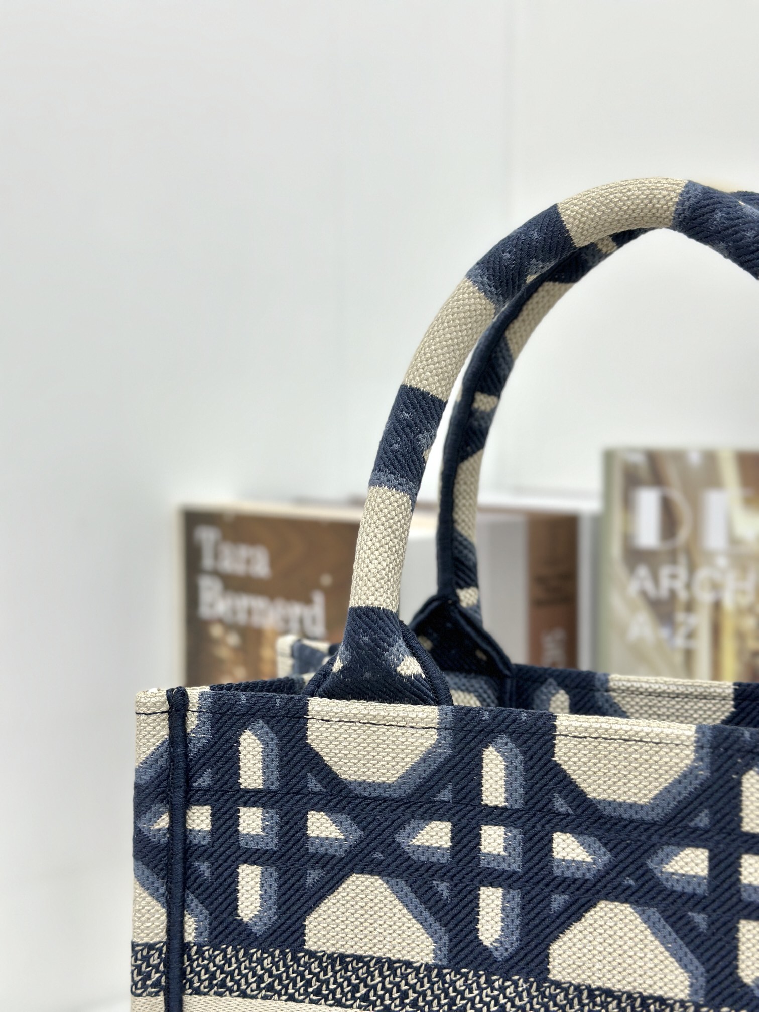 最高級ディオールスーパーコピー ディオールバッグコピー Dior Book Tote バッグ ミニ M1288ZEGC_M828 ネイビー - 画像 (6)