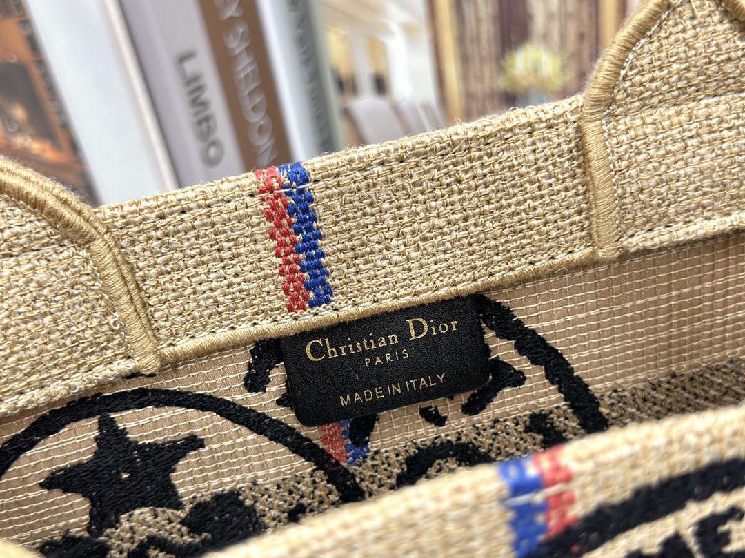最高級ディオールスーパーコピー ディオールバッグコピー Dior Book Tote バッグ スモール M1288ZEGC_M918 ベージュ - 画像 (3)