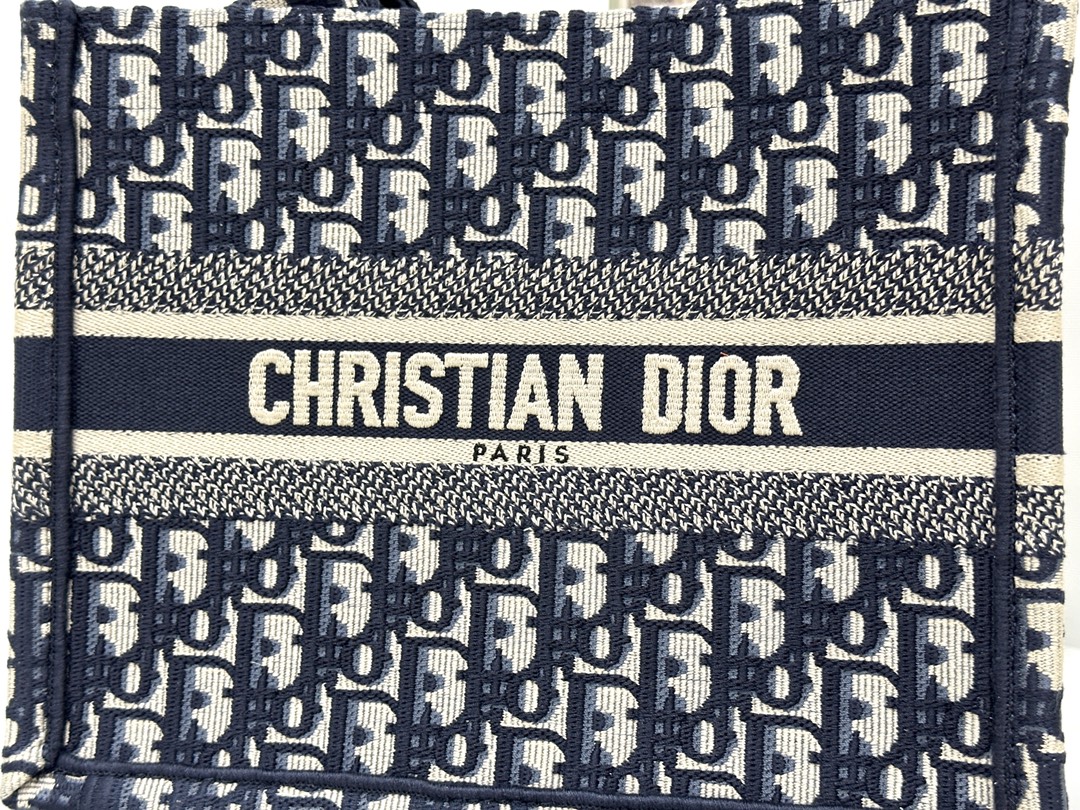 最高級ディオールスーパーコピー ディオールバッグコピー Dior Book Tote バッグ スモール M1325CZBB_M928 ブルー×ホワイト - 画像 (6)
