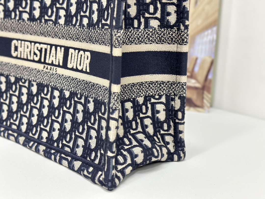 最高級ディオールスーパーコピー ディオールバッグコピー Dior Book Tote バッグ スモール M1325CZBB_M928 ブルー×ホワイト - 画像 (5)