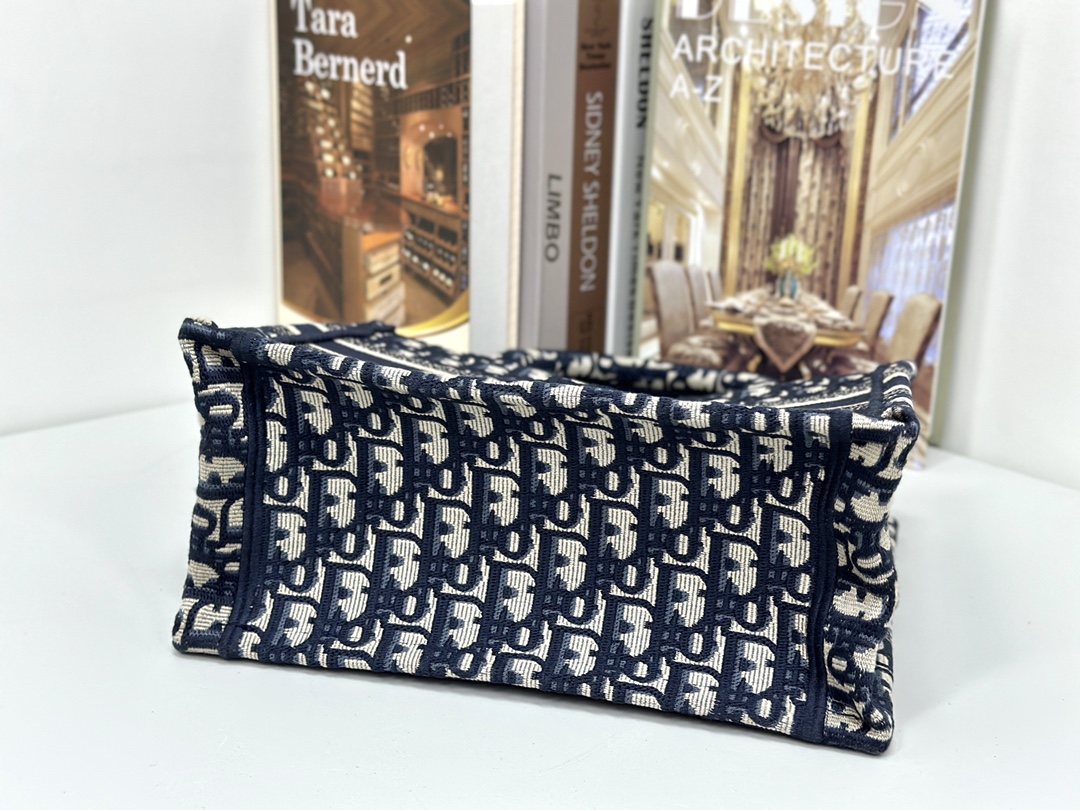 最高級ディオールスーパーコピー ディオールバッグコピー Dior Book Tote バッグ スモール M1325CZBB_M928 ブルー×ホワイト - 画像 (4)