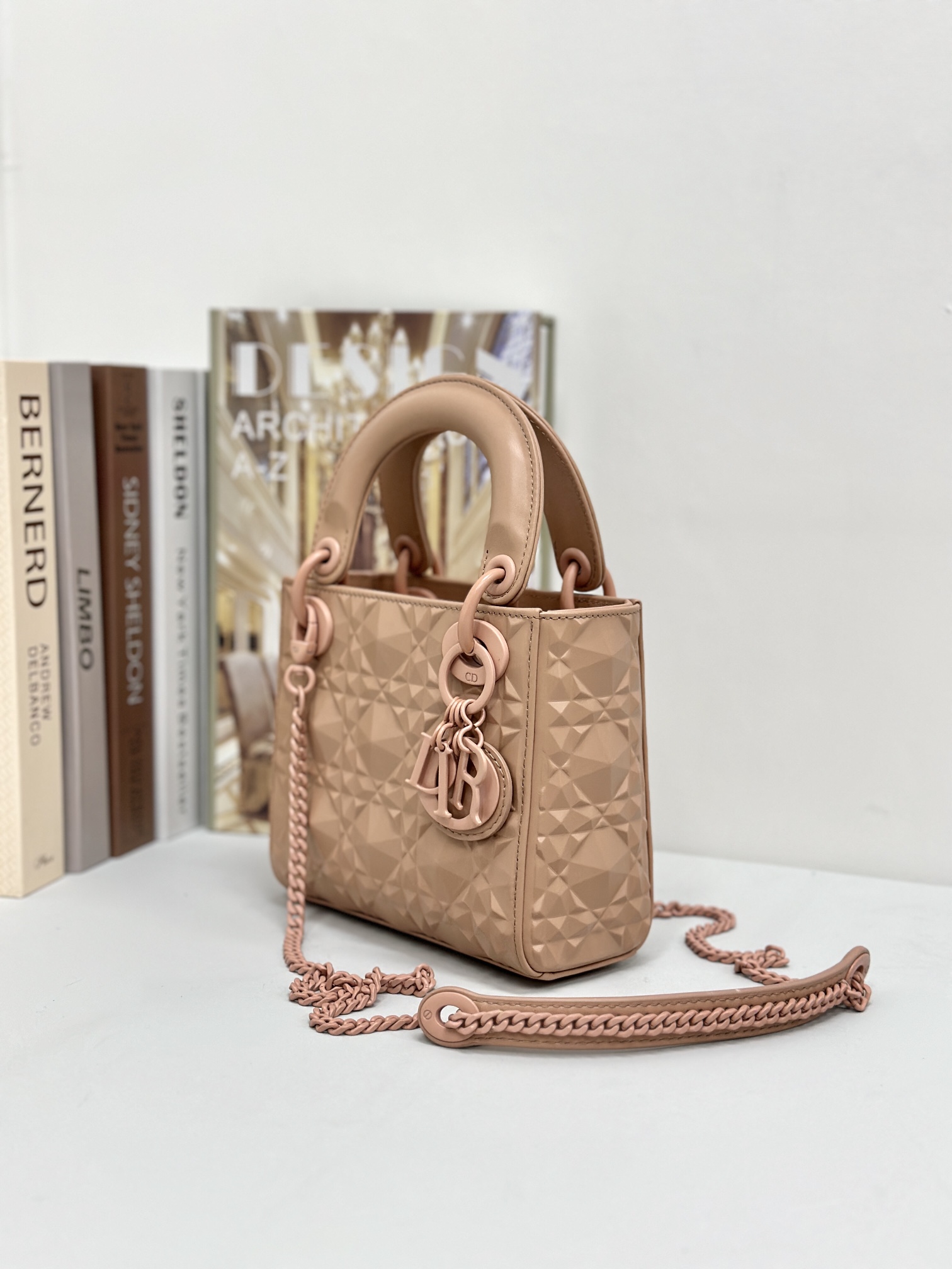 最高級ディオールスーパーコピー ディオールバッグコピー Lady Dior バッグ ミニ M0505ONGE_M50P ピンクベージュ系 ゴールド金具 - 画像 (9)