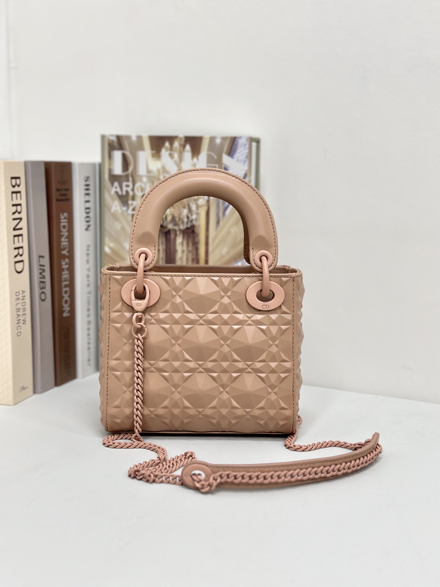 最高級ディオールスーパーコピー ディオールバッグコピー Lady Dior バッグ ミニ M0505ONGE_M50P ピンクベージュ系 ゴールド金具 - 画像 (8)