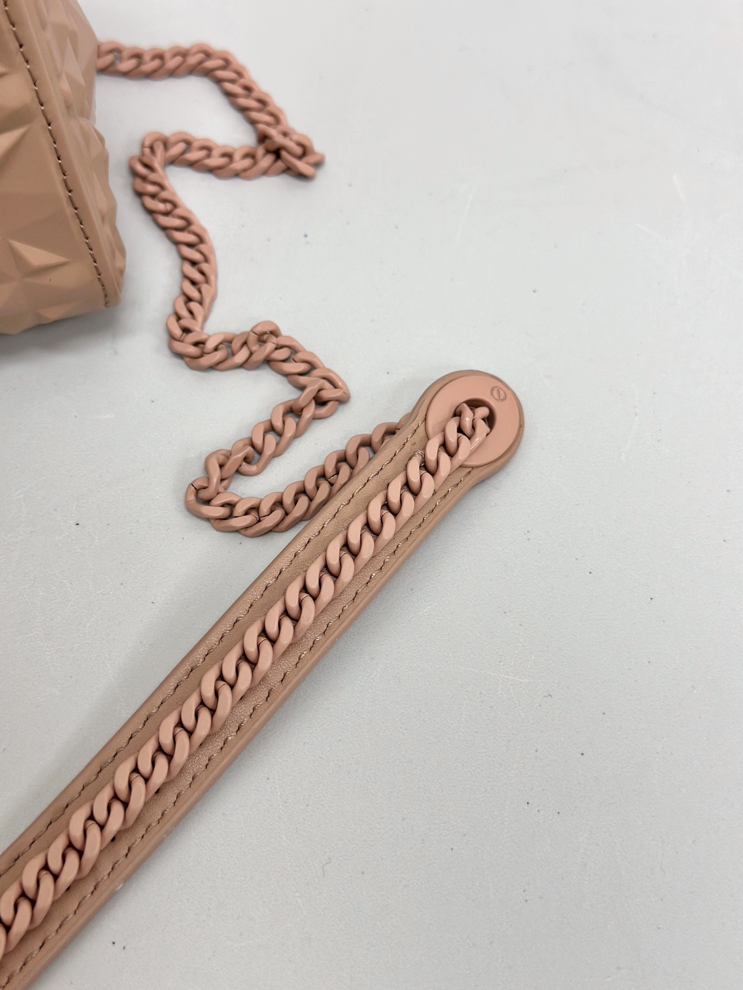 最高級ディオールスーパーコピー ディオールバッグコピー Lady Dior バッグ ミニ M0505ONGE_M50P ピンクベージュ系 ゴールド金具 - 画像 (7)