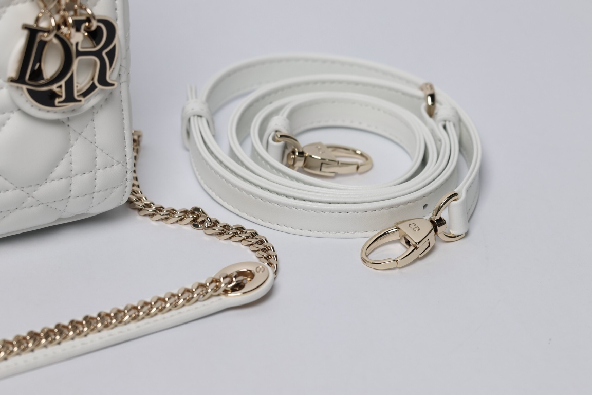 最高級ディオールスーパーコピー ディオールバッグコピー Lady Dior バッグ ミニ M0505ONGE_M030 ホワイト×黒 ゴールド金具 - 画像 (7)