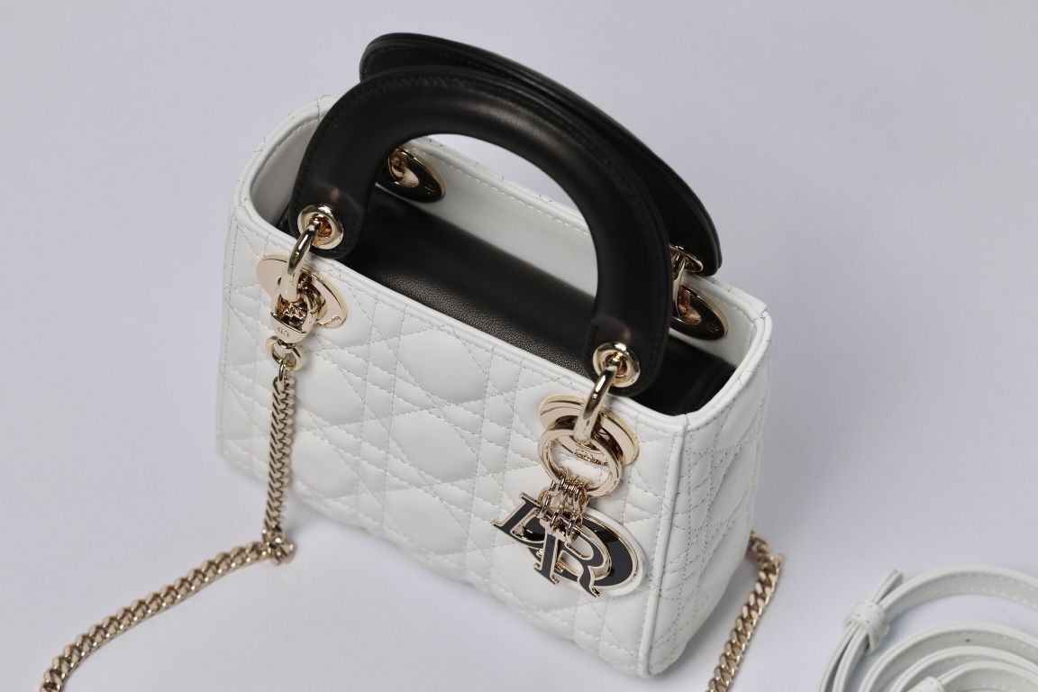 最高級ディオールスーパーコピー ディオールバッグコピー Lady Dior バッグ ミニ M0505ONGE_M030 ホワイト×黒 ゴールド金具 - 画像 (5)