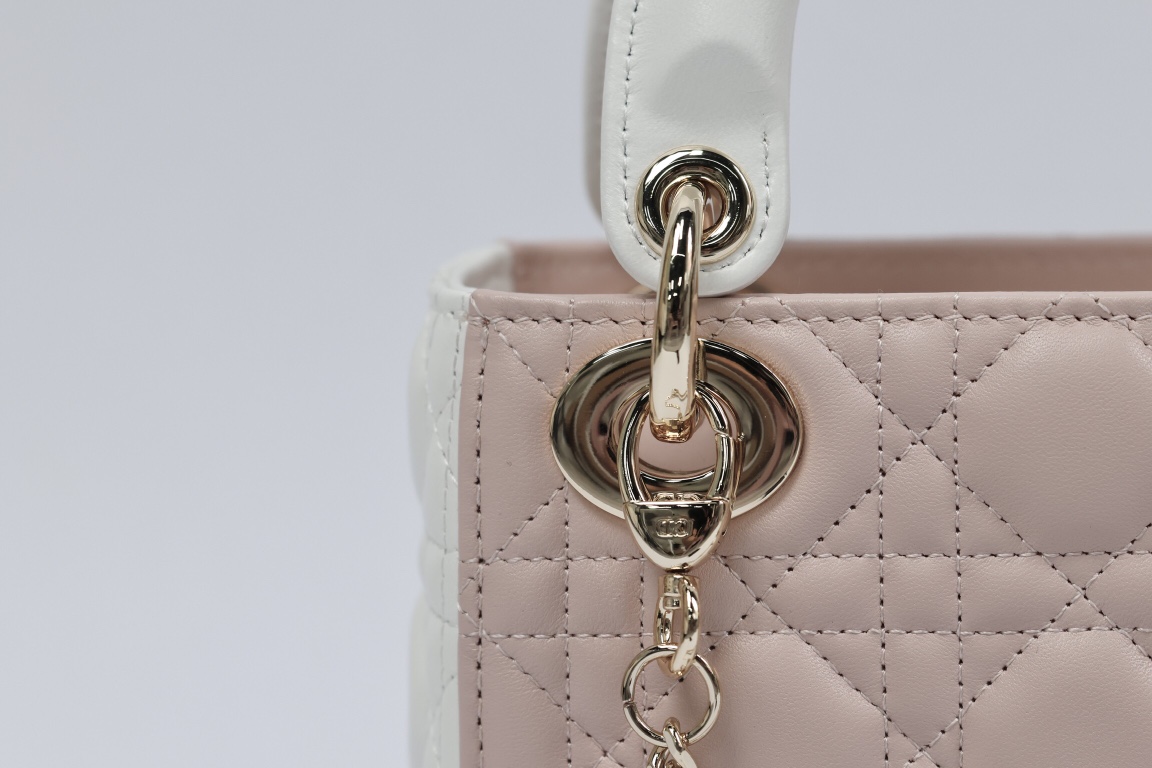最高級ディオールスーパーコピー ディオールバッグコピー Lady Dior バッグ ミニ M0505ONGE_M050 ピンク×ホワイト ゴールド金具 - 画像 (5)