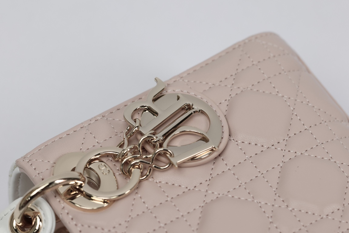 最高級ディオールスーパーコピー ディオールバッグコピー Lady Dior バッグ ミニ M0505ONGE_M050 ピンク×ホワイト ゴールド金具 - 画像 (4)