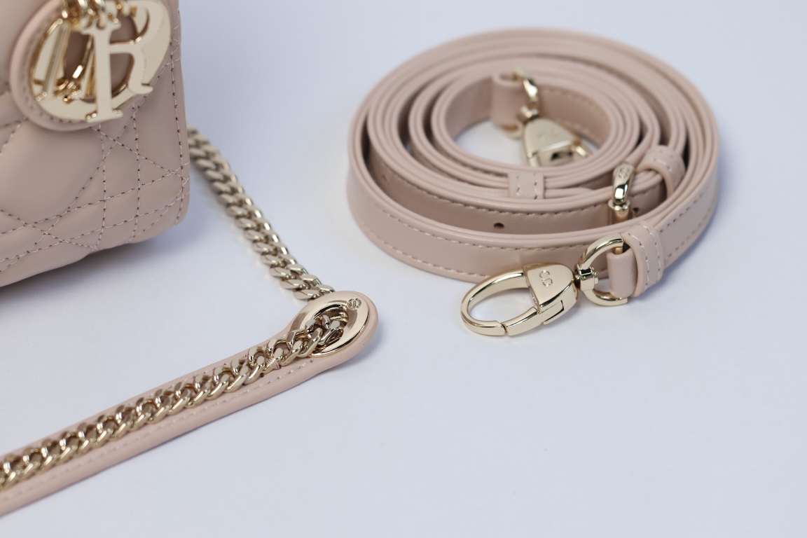 最高級ディオールスーパーコピー ディオールバッグコピー Lady Dior バッグ ミニ M0505ONGE_M51U ピンクベージュ系 ゴールド金具 - 画像 (6)
