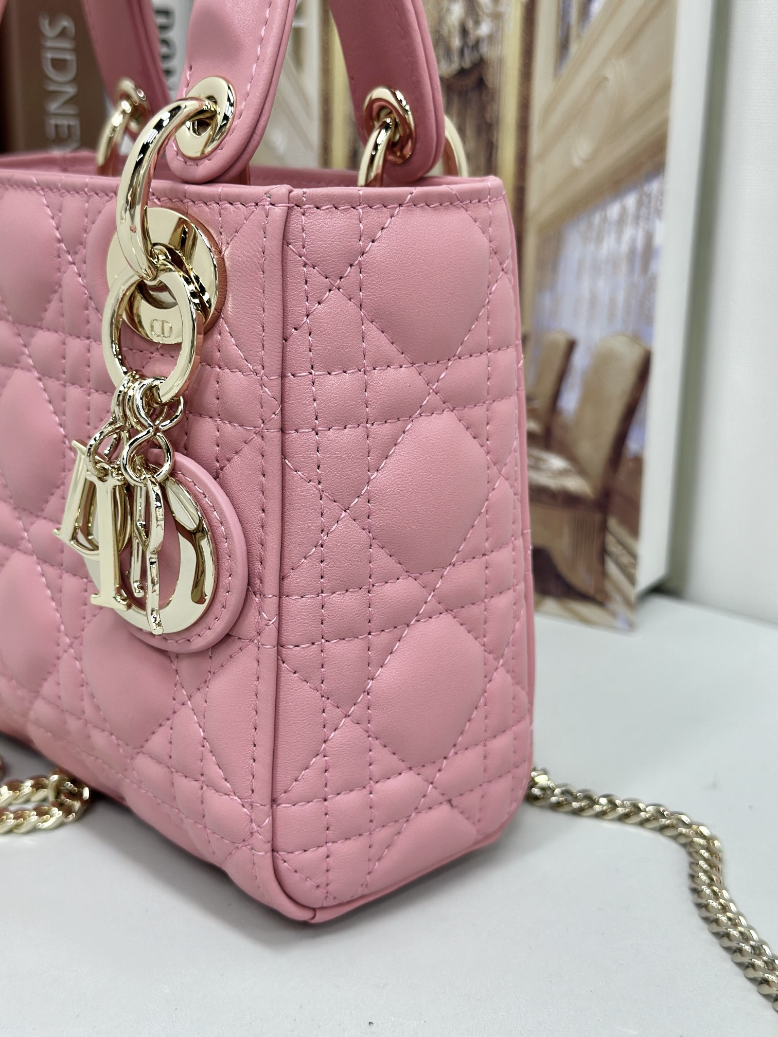 最高級ディオールスーパーコピー ディオールバッグコピー Lady Dior バッグ ミニ M0505ONGE_M00N ディープピンク ゴールド金具 - 画像 (4)
