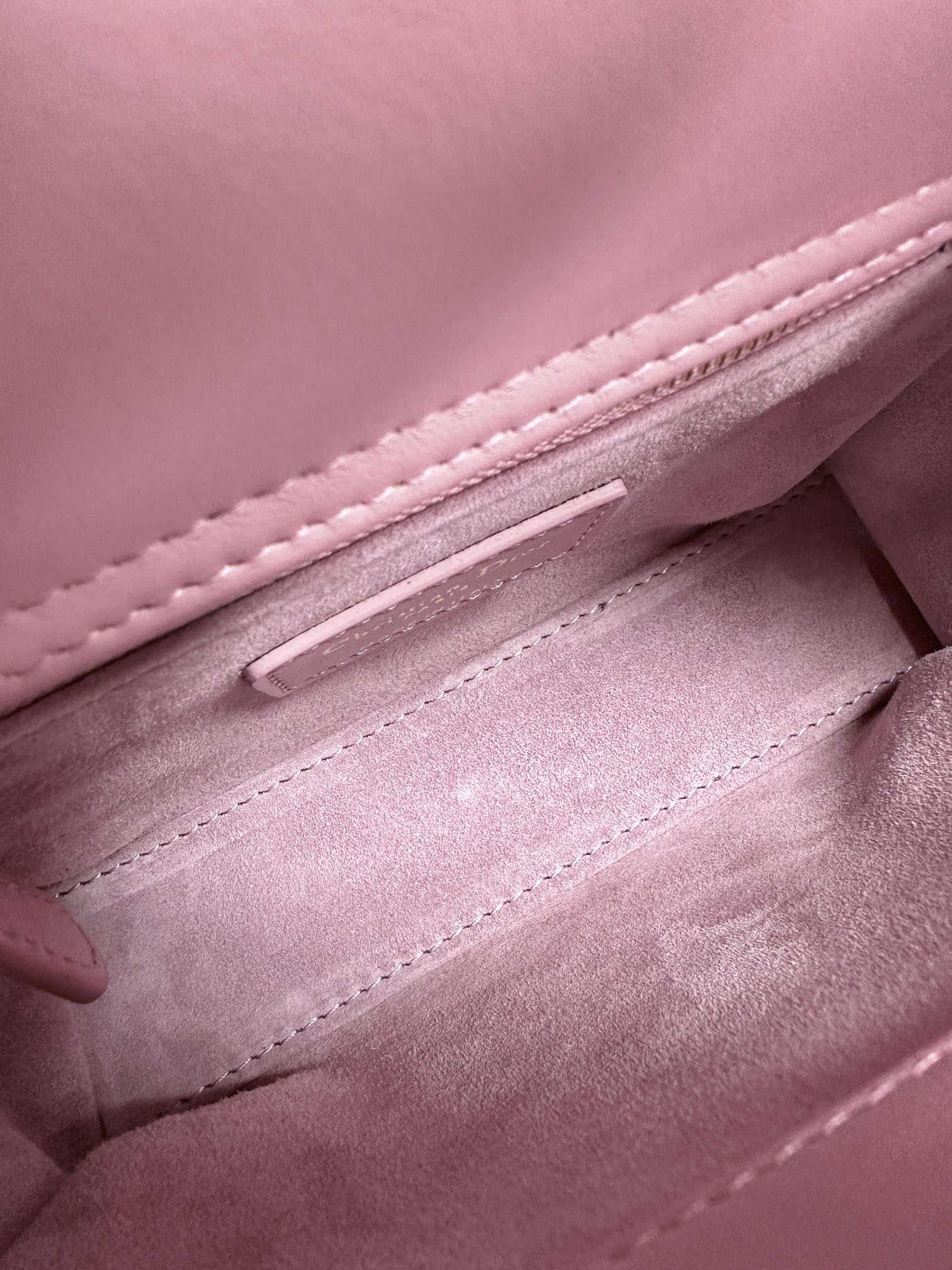 最高級ディオールスーパーコピー ディオールバッグコピー Lady Dior バッグ ミニ M0505ONGE_M00N ディープピンク ゴールド金具 - 画像 (2)