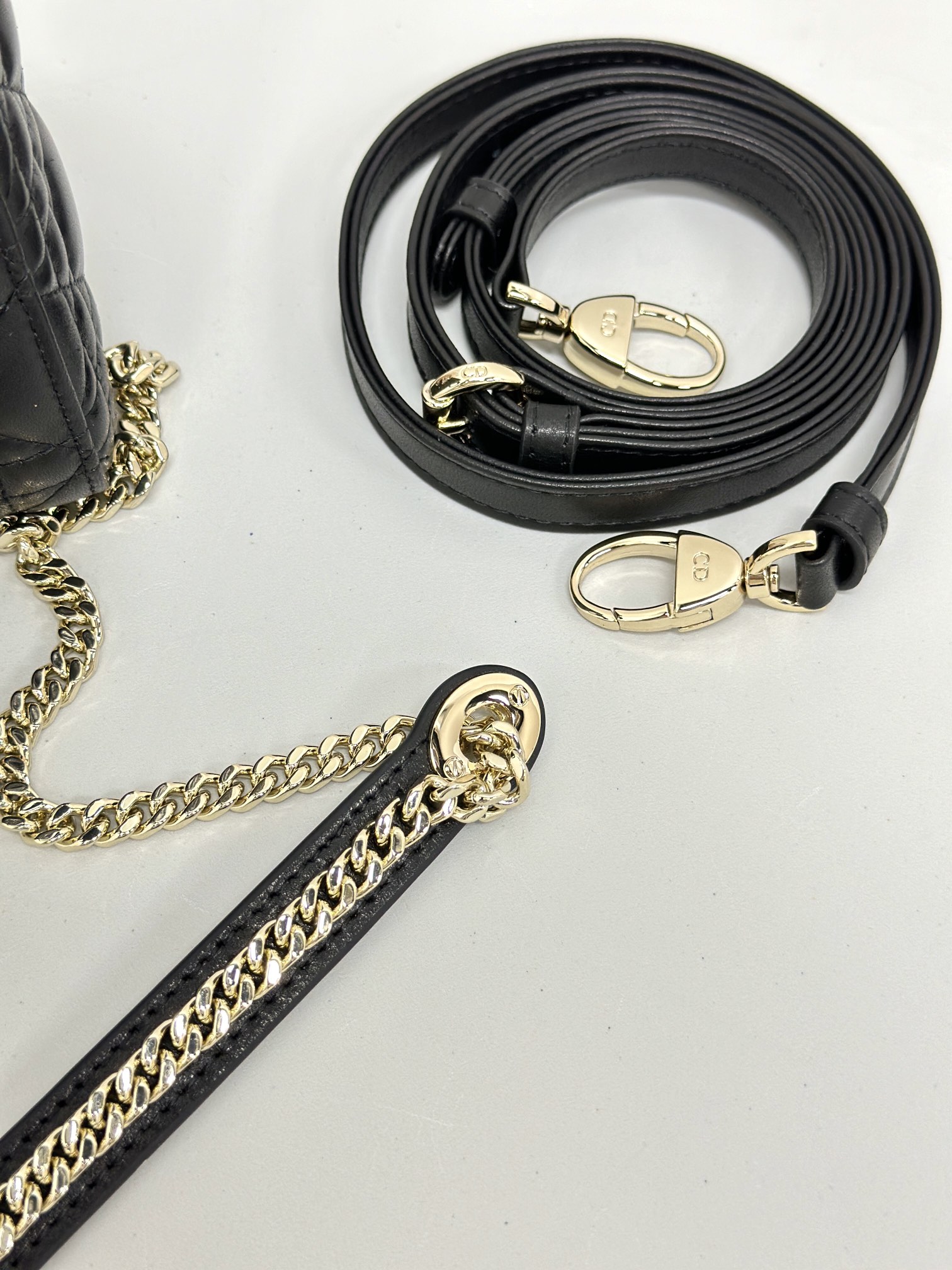 最高級ディオールスーパーコピー ディオールバッグコピー Lady Dior バッグ ミニ M0505ONGE_M900 黒 ブラック ゴールド金具 - 画像 (7)