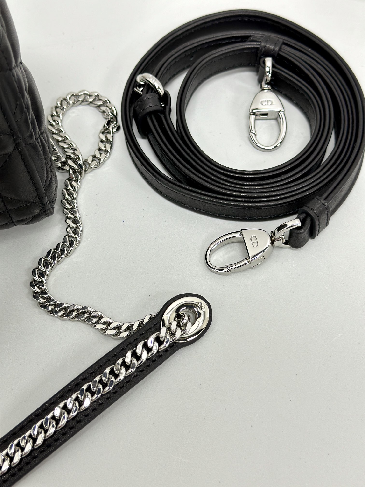 最高級ディオールスーパーコピー ディオールバッグコピー Lady Dior バッグ ミニ M0505ONGE_M900 黒 ブラック シルバー金具 - 画像 (7)
