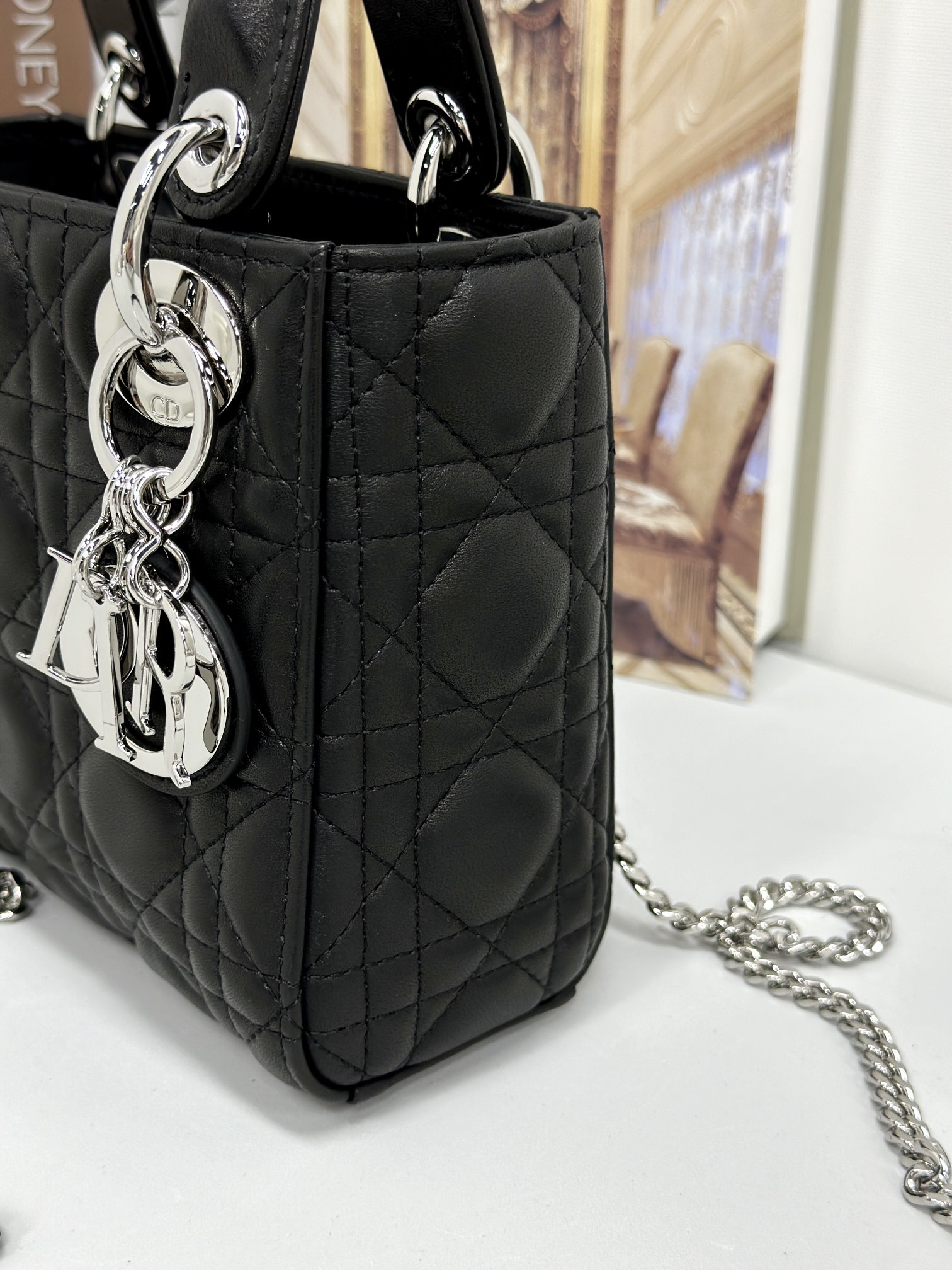 最高級ディオールスーパーコピー ディオールバッグコピー Lady Dior バッグ ミニ M0505ONGE_M900 黒 ブラック シルバー金具 - 画像 (4)