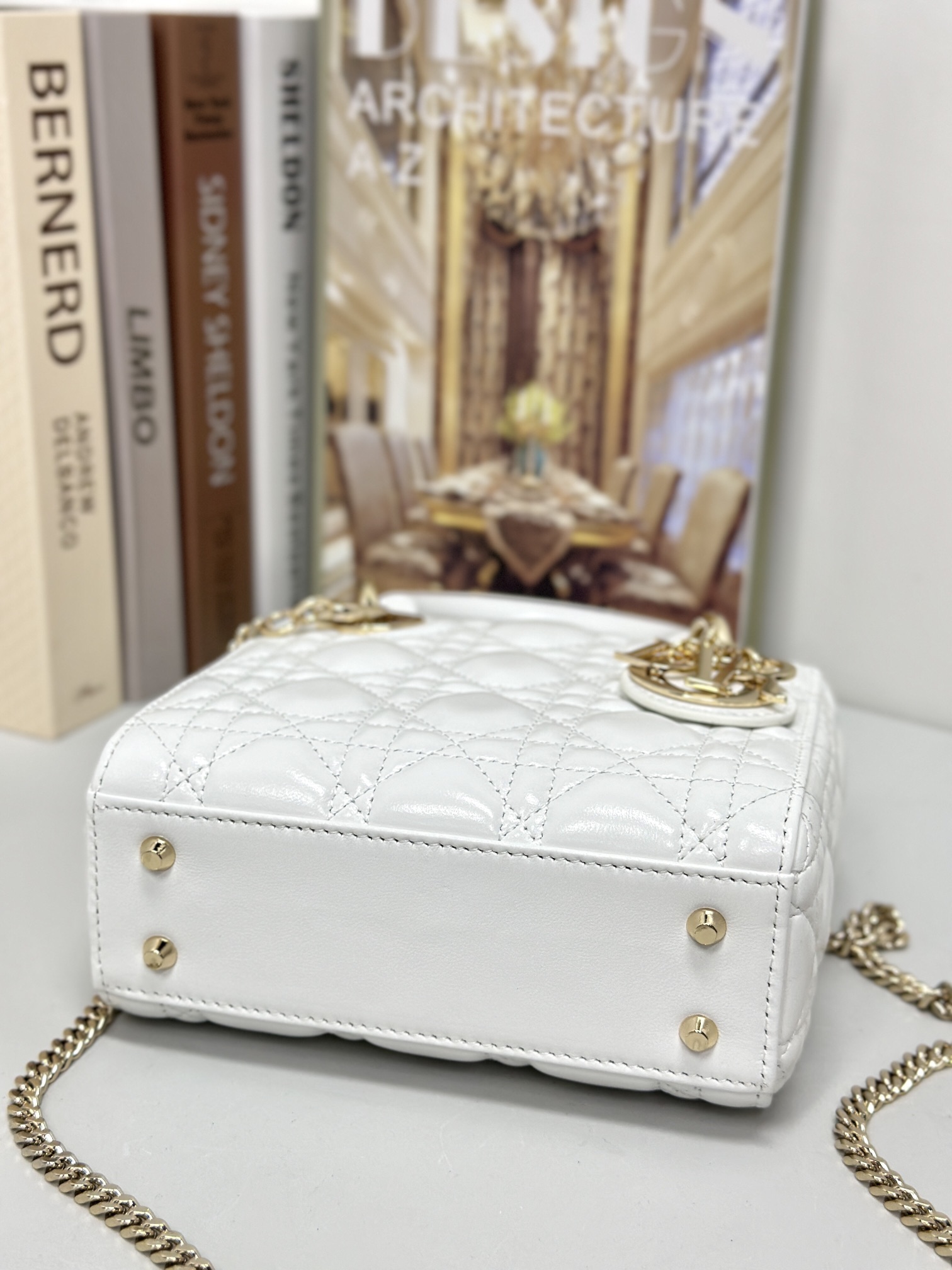 最高級ディオールスーパーコピー ディオールバッグコピー Lady Dior バッグ ミニ M0505ONGE_M030 ホワイト ゴールド金具 - 画像 (4)