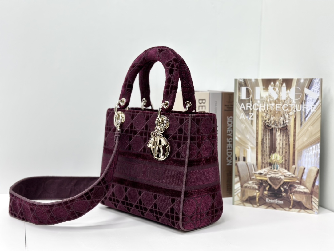 最高級ディオールスーパーコピー ディオールバッグコピー Lady D-Lite バッグ ミディアム M0565ORGO_M933 ワイン ゴールド金具 - 画像 (9)