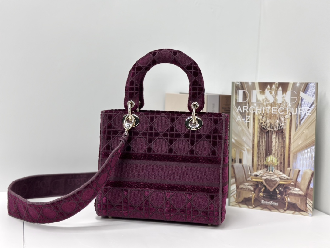 最高級ディオールスーパーコピー ディオールバッグコピー Lady D-Lite バッグ ミディアム M0565ORGO_M933 ワイン ゴールド金具 - 画像 (8)