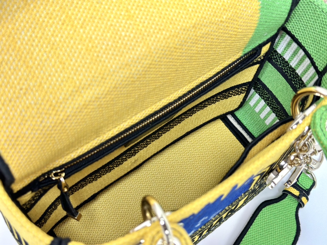最高級ディオールスーパーコピー ディオールバッグコピー Lady D-Lite バッグ ミディアム M0565ORGO_M07I マルチカラー ゴールド金具 - 画像 (3)