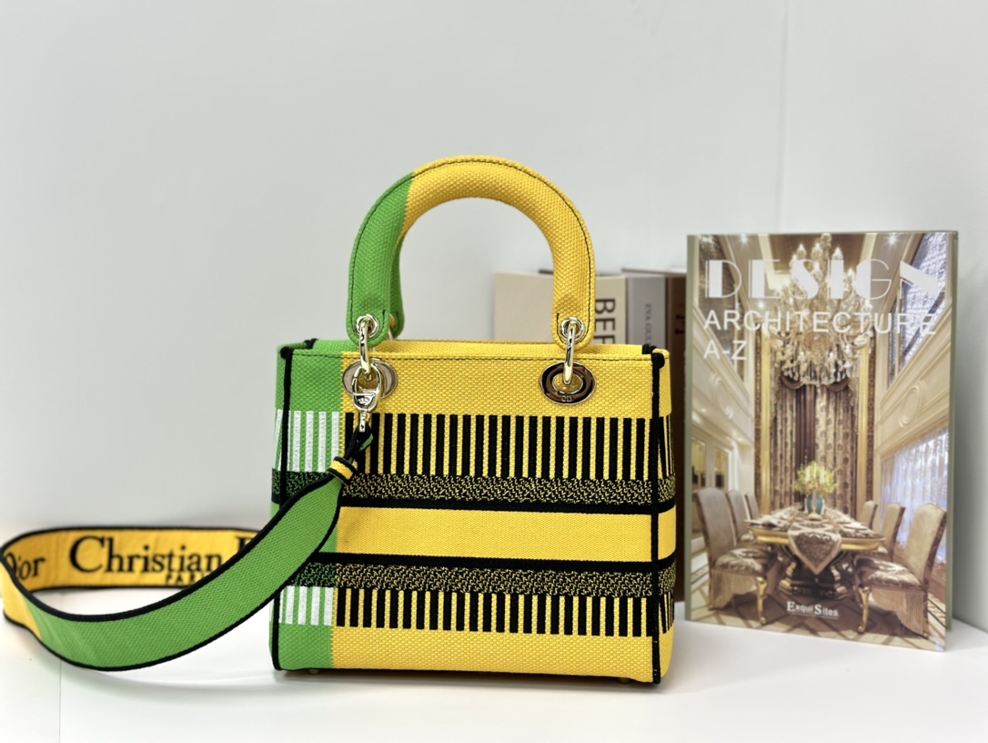 最高級ディオールスーパーコピー ディオールバッグコピー Lady D-Lite バッグ ミディアム M0565ORGO_M07I マルチカラー ゴールド金具 - 画像 (2)