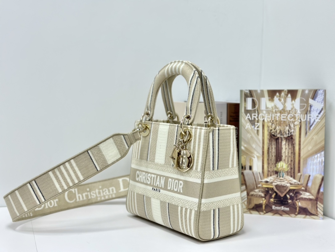 最高級ディオールスーパーコピー ディオールバッグコピー Lady D-Lite バッグ ミディアム M0565ORGO_M51G グレー ゴールド金具 - 画像 (9)