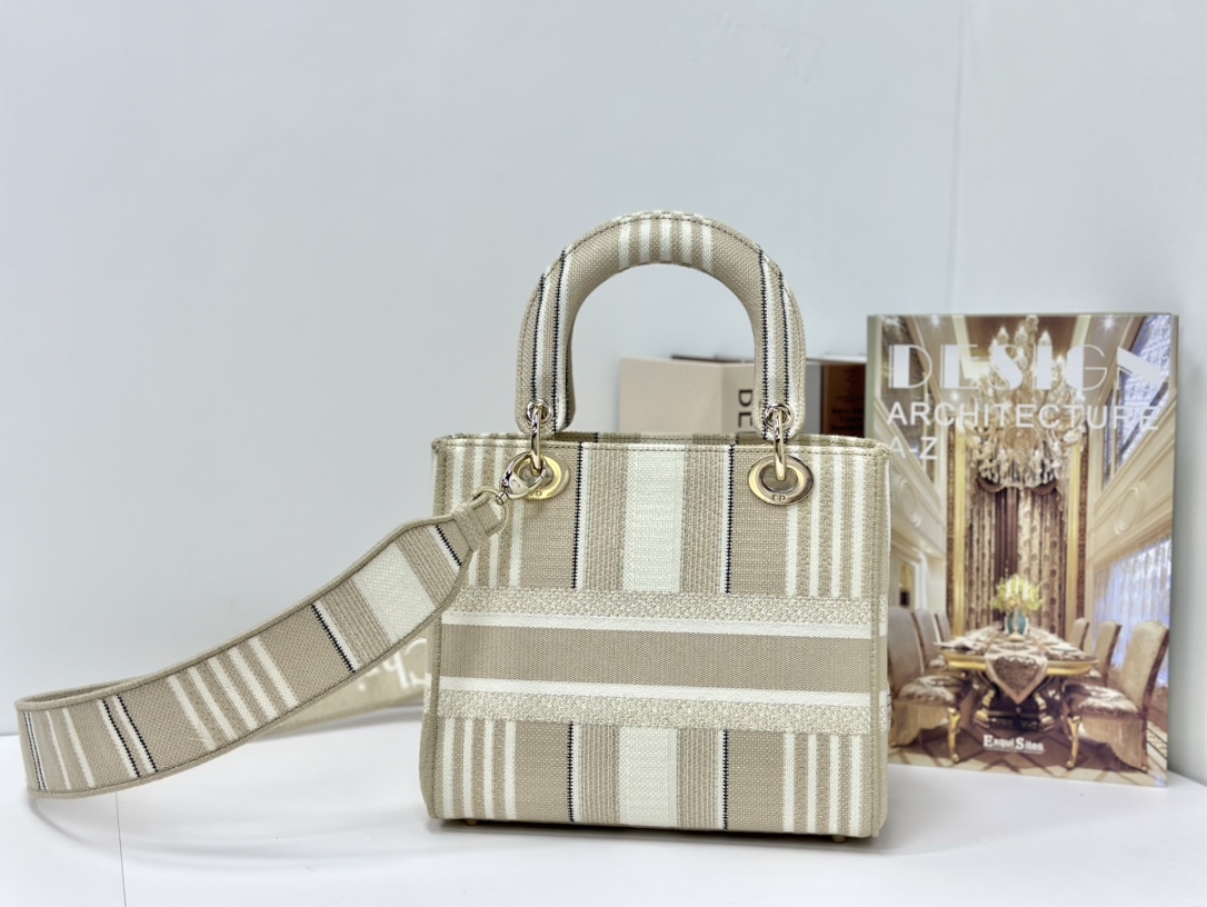 最高級ディオールスーパーコピー ディオールバッグコピー Lady D-Lite バッグ ミディアム M0565ORGO_M51G グレー ゴールド金具 - 画像 (8)