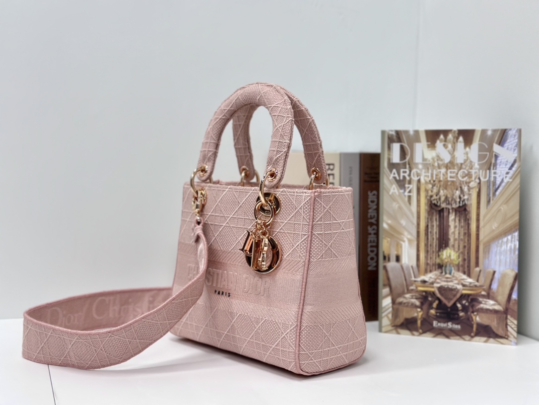 最高級ディオールスーパーコピー ディオールバッグコピー Lady D-Lite バッグ ミディアム M0565ORGO_M05N ピンク ゴールド金具 - 画像 (9)