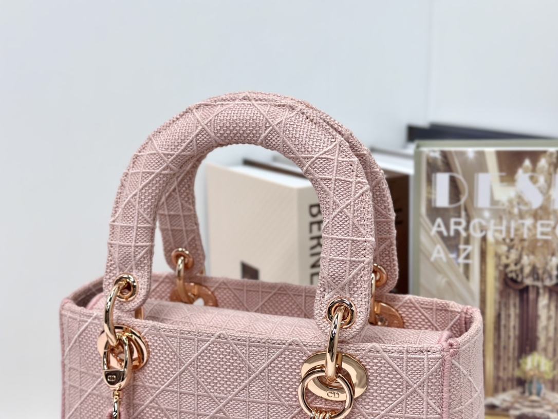 最高級ディオールスーパーコピー ディオールバッグコピー Lady D-Lite バッグ ミディアム M0565ORGO_M05N ピンク ゴールド金具 - 画像 (5)