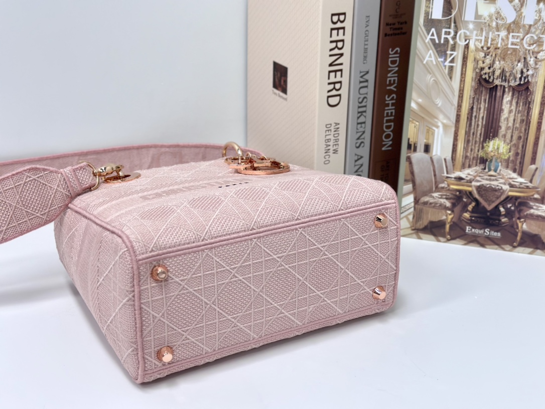 最高級ディオールスーパーコピー ディオールバッグコピー Lady D-Lite バッグ ミディアム M0565ORGO_M05N ピンク ゴールド金具 - 画像 (4)