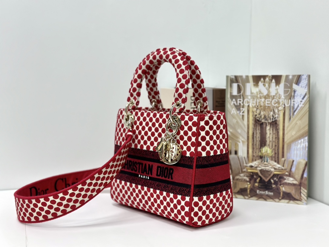 最高級ディオールスーパーコピー ディオールバッグコピー Lady D-Lite バッグ ミディアム M0565ORGO_M63R レッド ゴールド金具 - 画像 (9)
