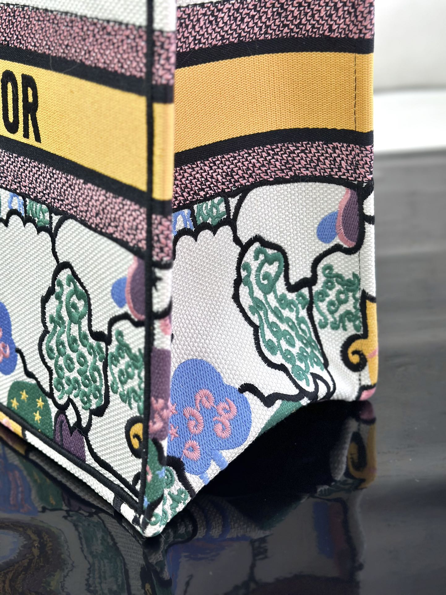 最高級ディオールスーパーコピー ディオールバッグコピー Dior Book Tote バッグ ラージ M1286ZTDT_M933 マルチカラー - 画像 (5)
