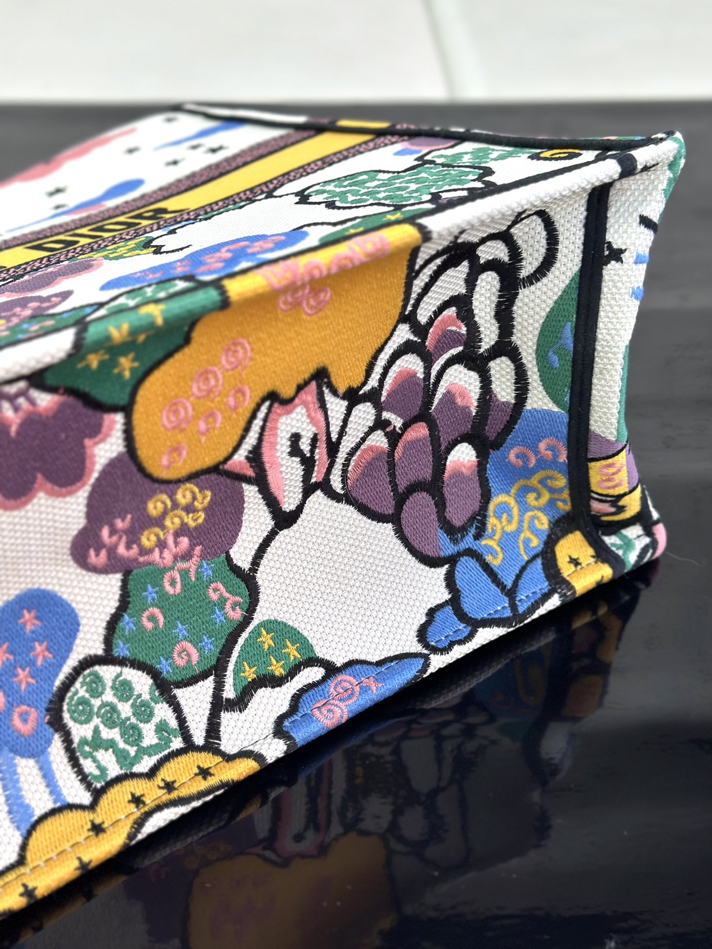 最高級ディオールスーパーコピー ディオールバッグコピー Dior Book Tote バッグ ラージ M1286ZTDT_M933 マルチカラー - 画像 (4)