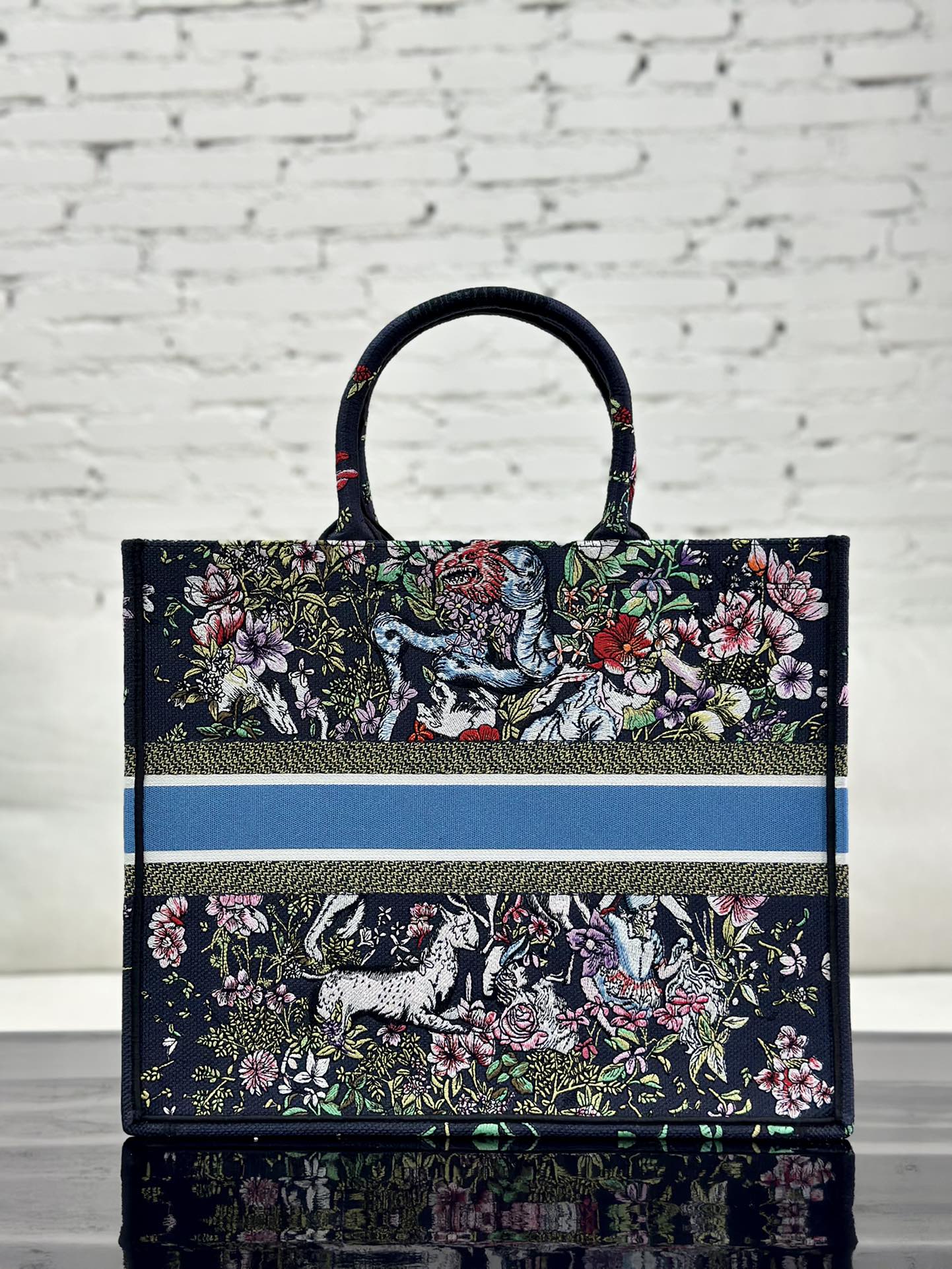 最高級ディオールスーパーコピー ディオールバッグコピー Dior Book Tote バッグ ラージ M1286ZTDT_M34I ネイビー - 画像 (8)