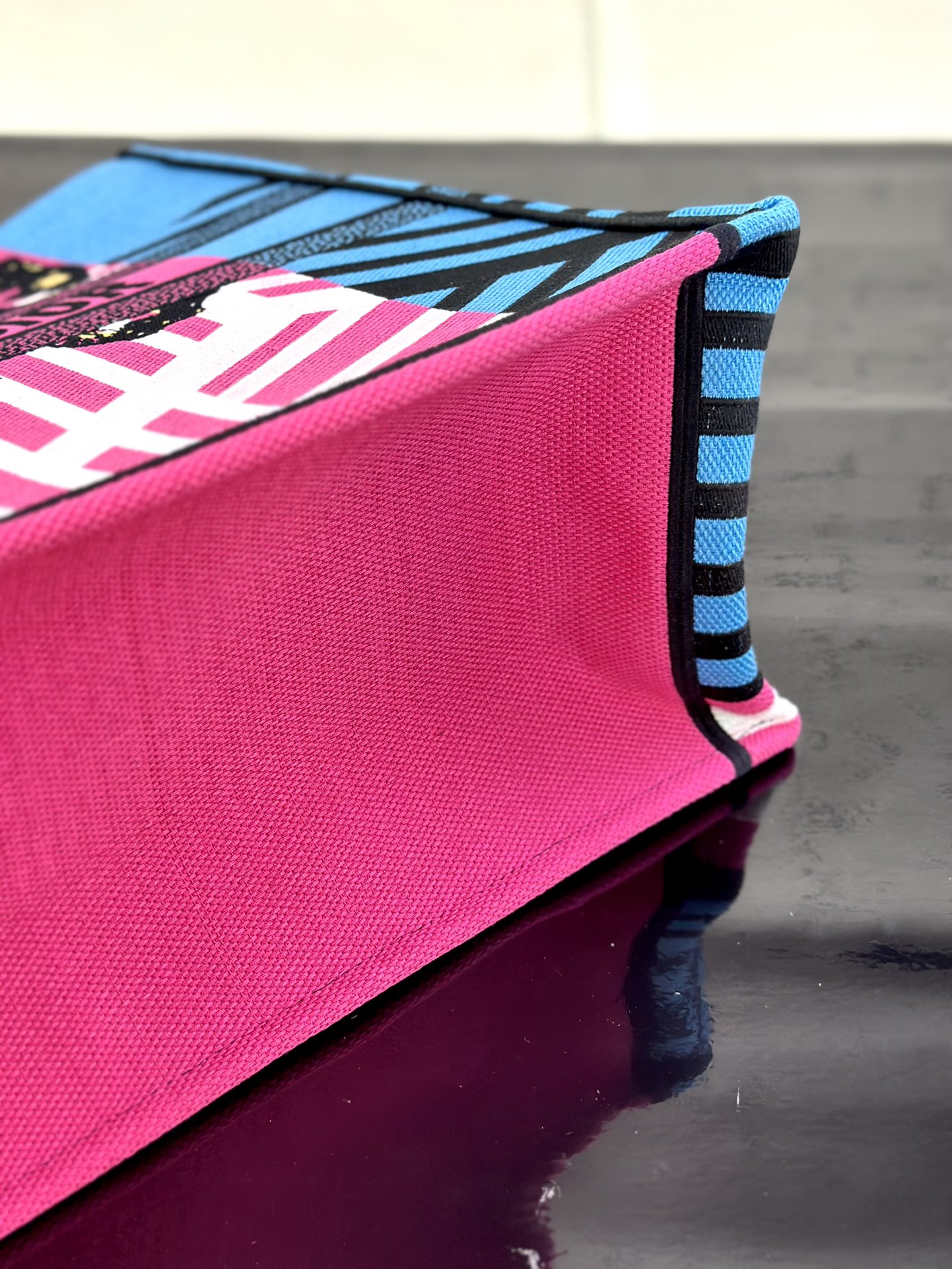 最高級ディオールスーパーコピー ディオールバッグコピー Dior Book Tote バッグ ラージ M1286ZTDT_M03I ディープピンクxブルー - 画像 (4)