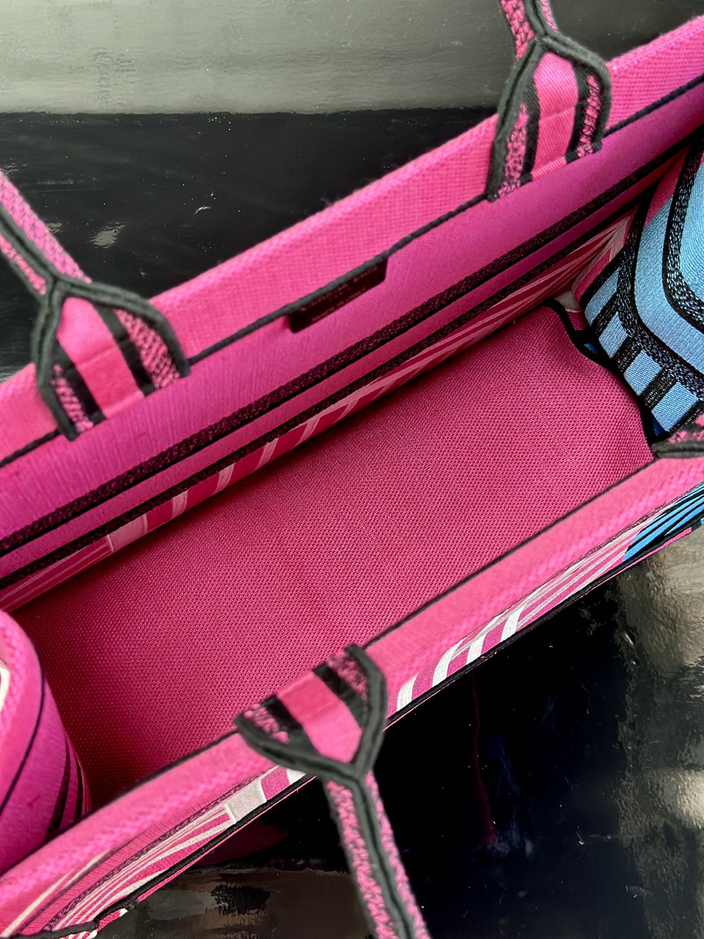 最高級ディオールスーパーコピー ディオールバッグコピー Dior Book Tote バッグ ラージ M1286ZTDT_M03I ディープピンクxブルー - 画像 (2)