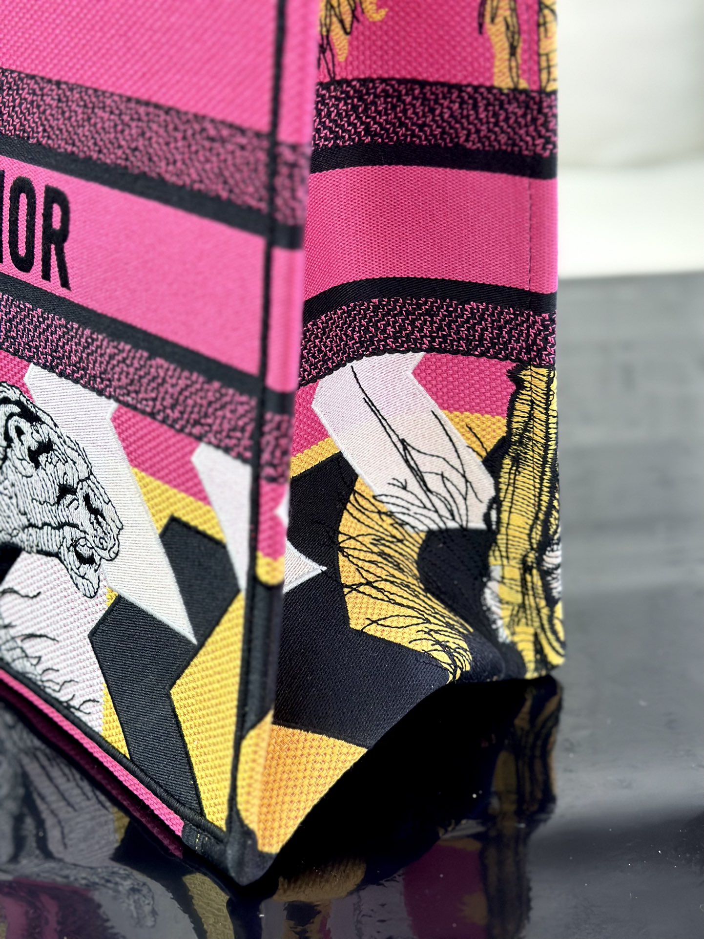 最高級ディオールスーパーコピー ディオールバッグコピー Dior Book Tote バッグ ラージ M1286ZTDT_M00N ディープピンク - 画像 (5)