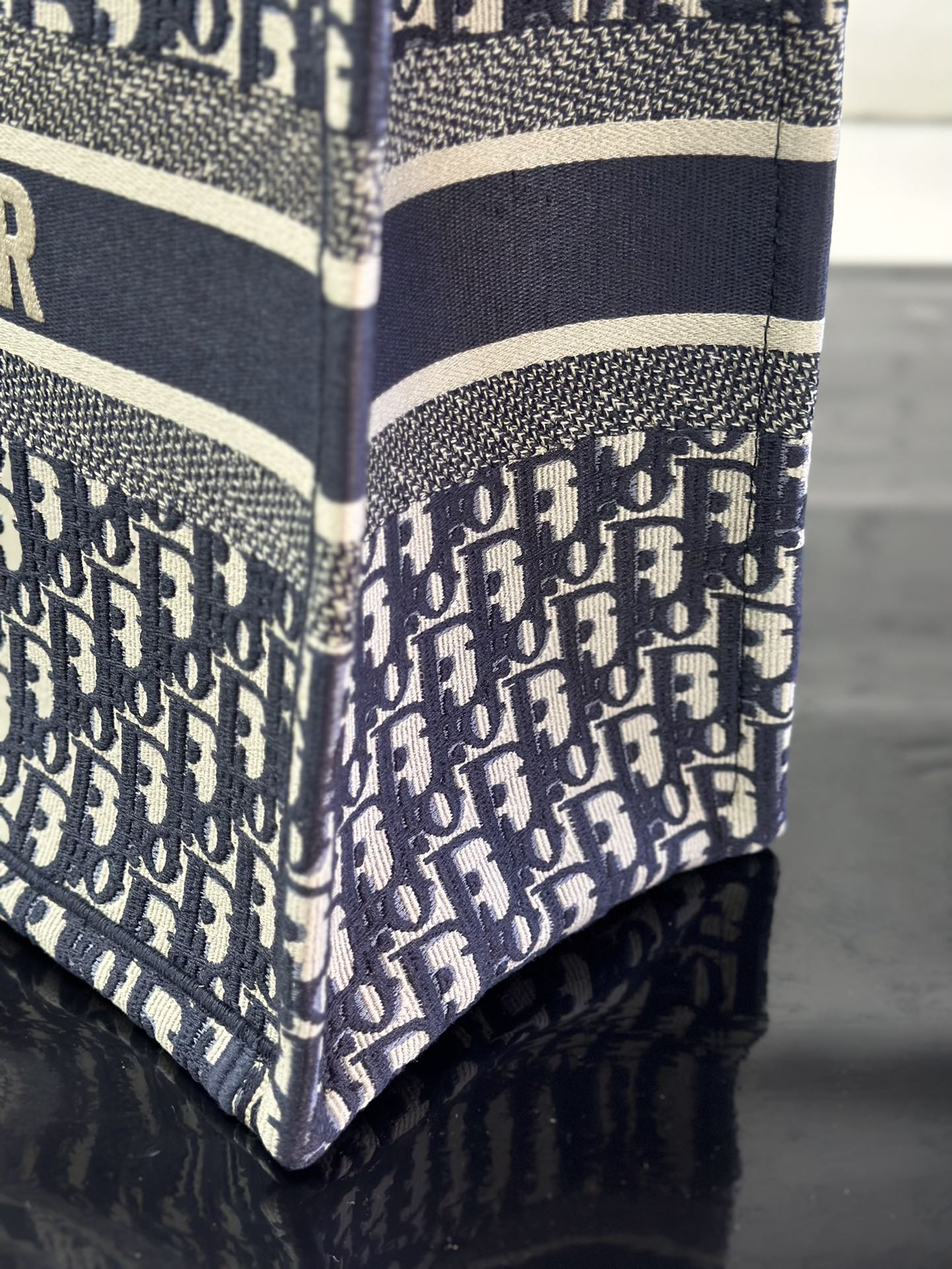 最高級ディオールスーパーコピー ディオールバッグコピー Dior Book Tote バッグ ラージ M1286ZRIW_M20I ブルー×ホワイト - 画像 (5)