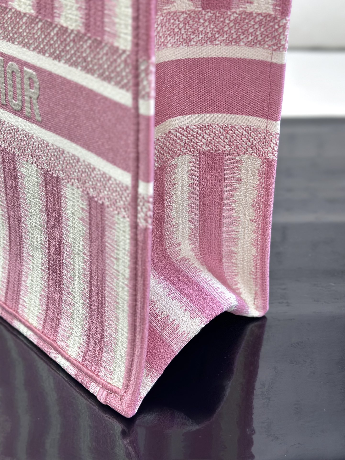 最高級ディオールスーパーコピー ディオールバッグコピー Dior Book Tote バッグ ラージ M1286ZRIW_M05N ピンク - 画像 (5)