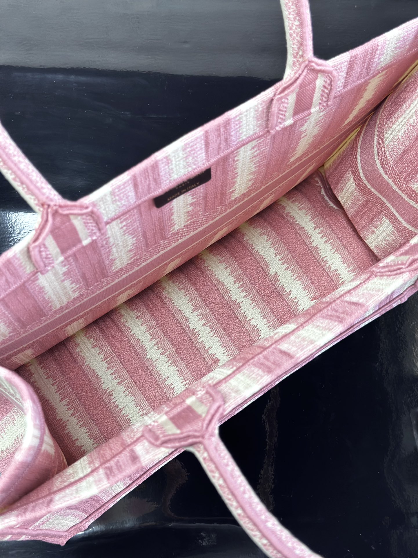 最高級ディオールスーパーコピー ディオールバッグコピー Dior Book Tote バッグ ラージ M1286ZRIW_M05N ピンク - 画像 (2)