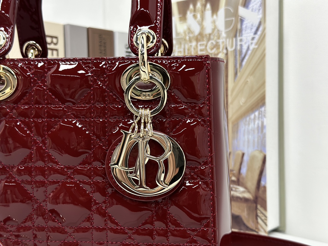 最高級ディオールスーパーコピー ディオールバッグコピー Dioramour Lady Dior バッグ スモール M0531ONJH_M323 ワイン ゴールド金具 - 画像 (7)