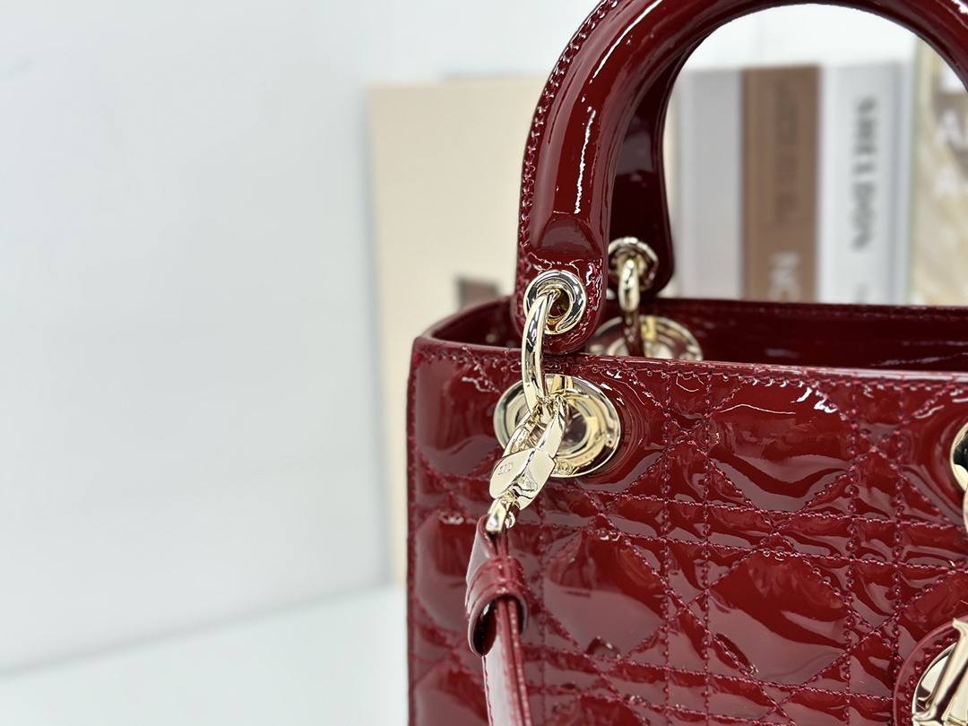 最高級ディオールスーパーコピー ディオールバッグコピー Dioramour Lady Dior バッグ スモール M0531ONJH_M323 ワイン ゴールド金具 - 画像 (5)
