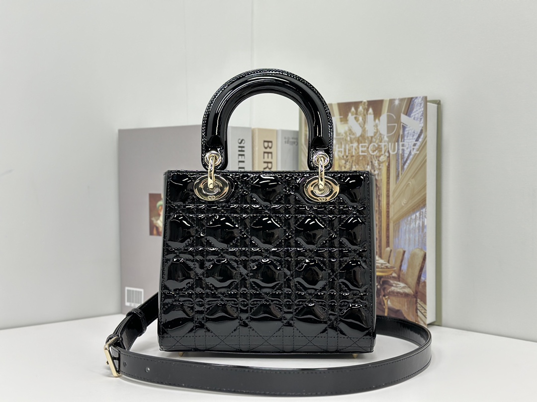 最高級ディオールスーパーコピー ディオールバッグコピー Dioramour Lady Dior バッグ スモール M0531ONJH_M900 黒 ブラック ゴールド金具 - 画像 (8)
