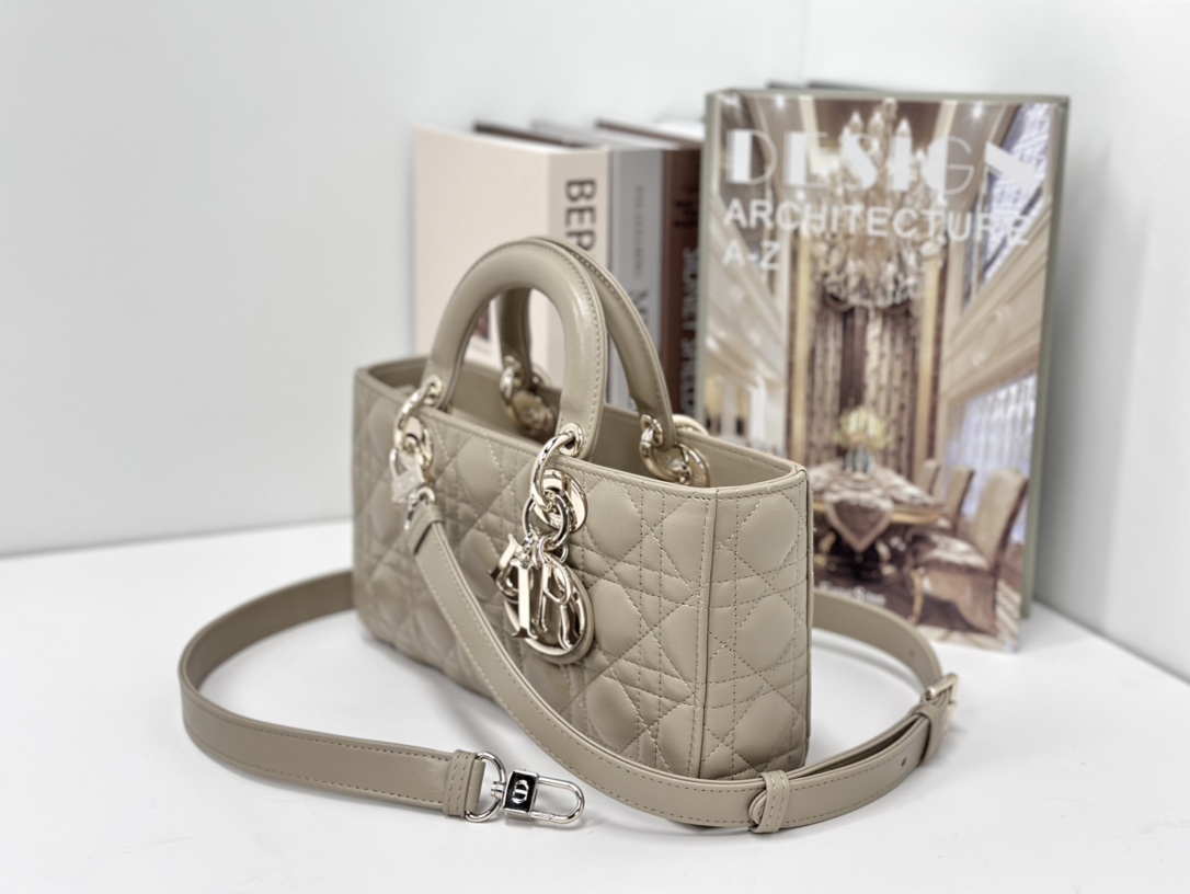 最高級ディオールスーパーコピー ディオールバッグコピー Lady D-Joy バッグ ミディアム M0540ONGE_M116 グレー ゴールド金具 - 画像 (9)