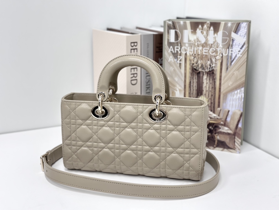 最高級ディオールスーパーコピー ディオールバッグコピー Lady D-Joy バッグ ミディアム M0540ONGE_M116 グレー ゴールド金具 - 画像 (8)