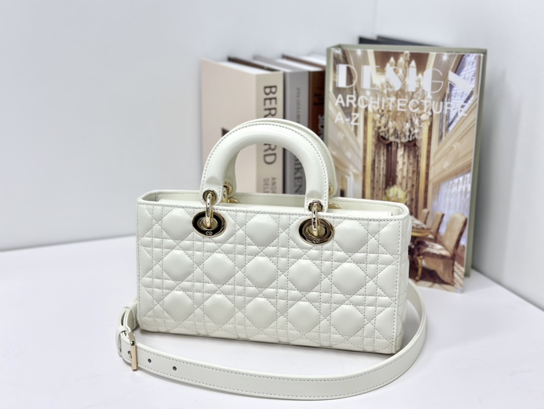 最高級ディオールスーパーコピー ディオールバッグコピー Lady D-Joy バッグ ミディアム M0540ONGE_M030 ホワイト ゴールド金具 - 画像 (8)